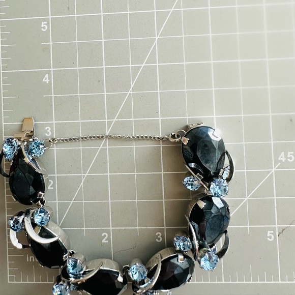 Vintage Blue Rhinestone Crystal Bracelet - Picture 11 of 17